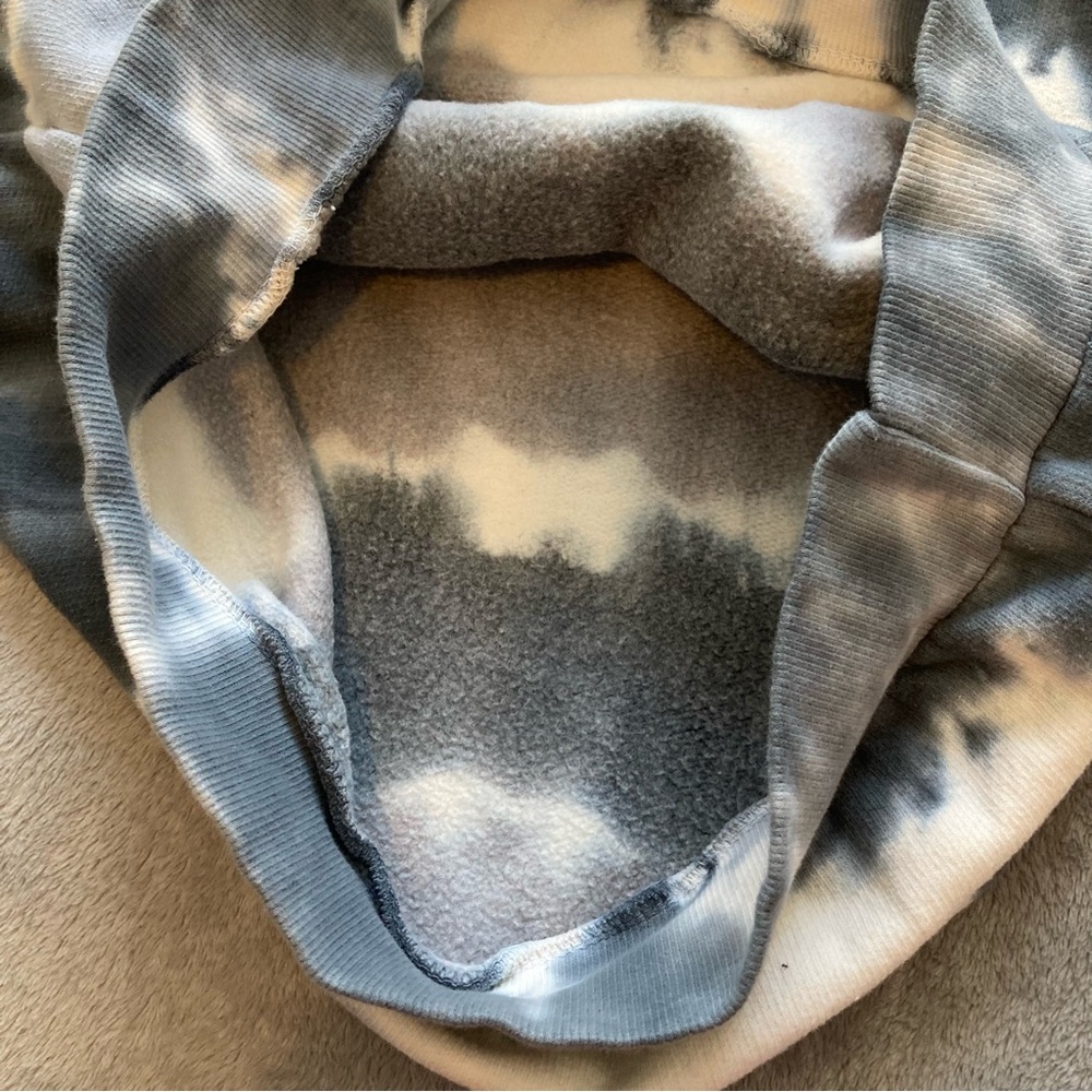 Black Pike Grey Tie-Dye Long Sleeve Sweatshirt with Bear Graphic‎ - Picture 8 of 10